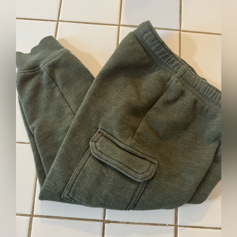Toddler soft fleece sweatpants size 4T in great condition